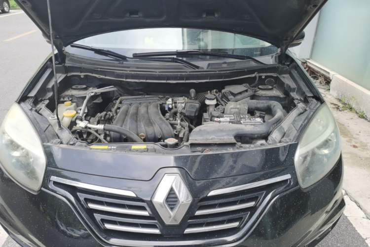 Used Renault Koleos 2014 2.0L Two-Wheel Drive Smart Edition Engine Bay