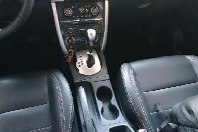 Used Renault Koleos 2014 Revised Version 2.0L Two-Wheel Drive Fashion Edition Gear Lever