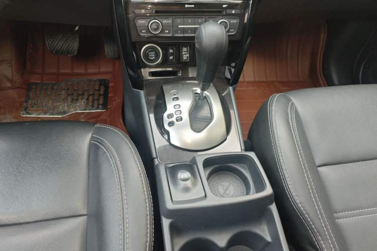 Used Renault Koleos 2014 2.5L 4x4 Comfort Edition Gear Lever