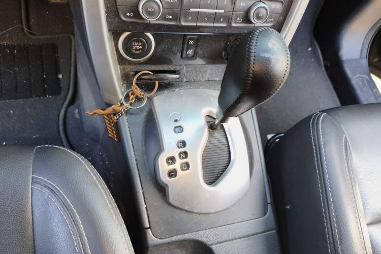 Used Renault Koleos 2014 Revised Version 2.0L Two-Wheel Drive Fashion Edition Gear Lever