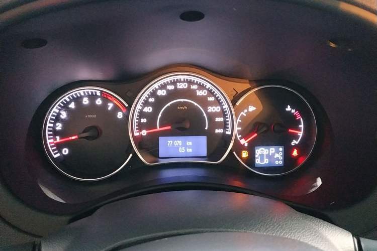 Used Renault Koleos 2014 Revised Version 2.0L Two-Wheel Drive Fashion Edition Instrument Cluster
