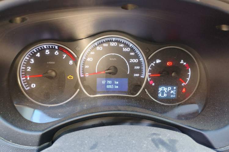 Used Renault Koleos 2014 Revised Version 2.0L Two-Wheel Drive Fashion Edition Instrument Cluster