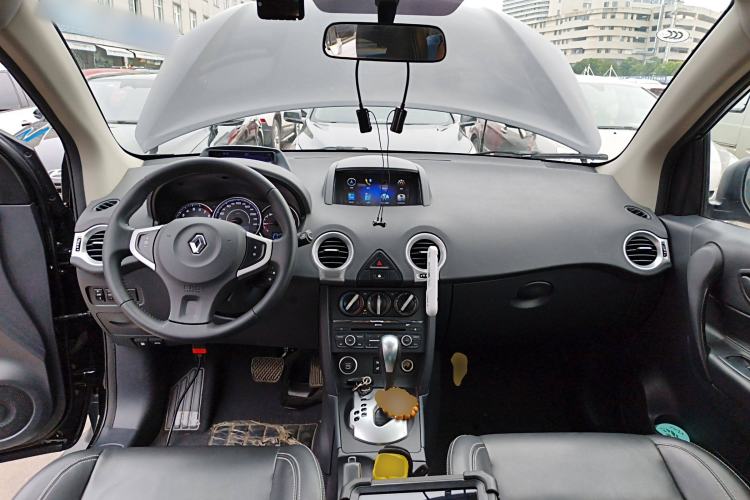 Used Renault Koleos 2014 Revised Version 2.0L Two-Wheel Drive Smart Enjoyment Edition Interior 2