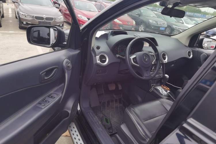 Used Renault Koleos 2014 Revised Version 2.0L Two-Wheel Drive Smart Enjoyment Edition Interior 3