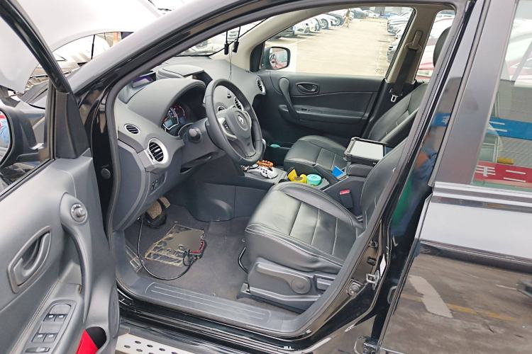 Used Renault Koleos 2014 Revised Version 2.0L Two-Wheel Drive Smart Enjoyment Edition Interior 3