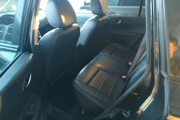 Used Renault Koleos 2014 Revised Version 2.0L Two-Wheel Drive Fashion Edition Interior 4