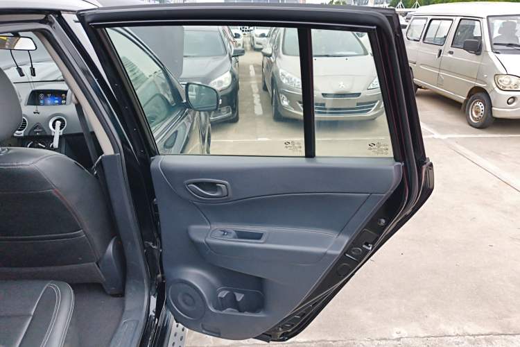 Used Renault Koleos 2014 Revised Version 2.0L Two-Wheel Drive Smart Enjoyment Edition Interior 6