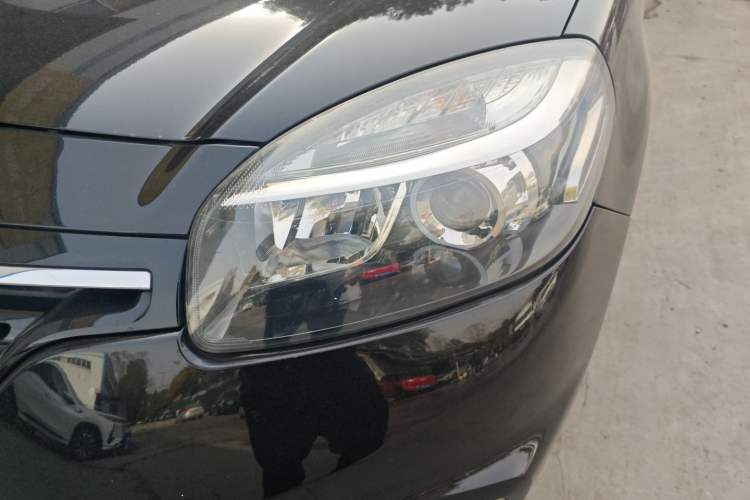 Used Renault Koleos 2014 2.5L 4x4 Comfort Edition Left Front Headlight