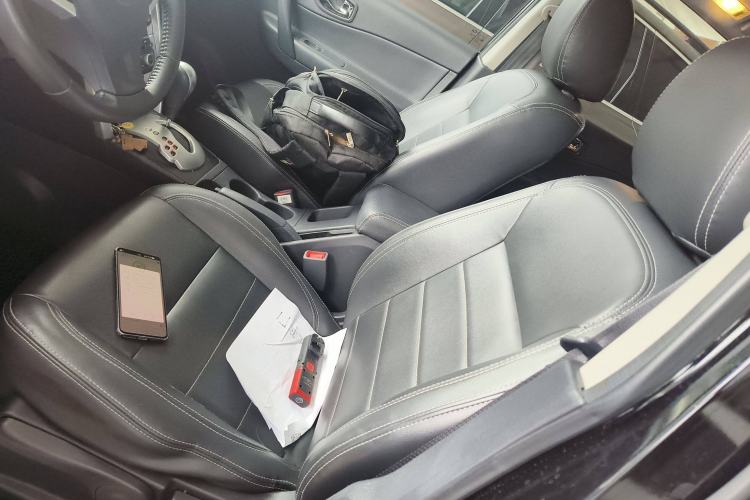 Used Renault Koleos 2014 Revised Version 2.0L Two-Wheel Drive Fashion Edition Left Front Seat