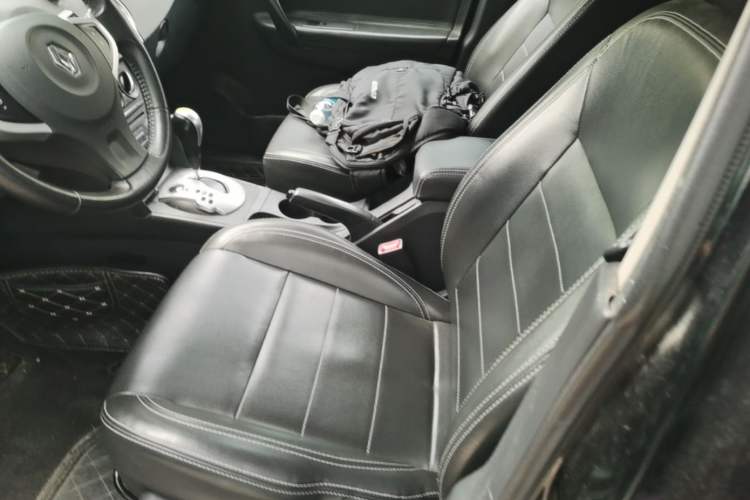 Used Renault Koleos 2014 2.0L Two-Wheel Drive Smart Edition Left Front Seat