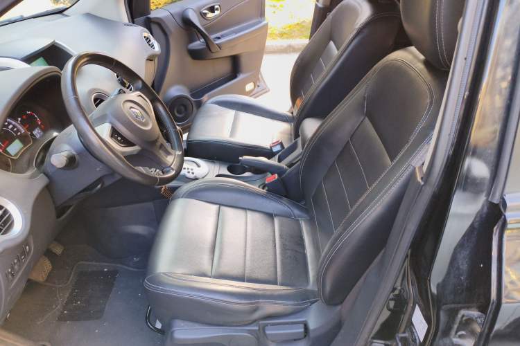 Used Renault Koleos 2014 Revised Version 2.0L Two-Wheel Drive Fashion Edition Left Front Seat