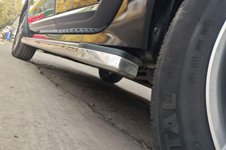 Used Renault Koleos 2014 2.5L 4x4 Comfort Edition Left Side Sill