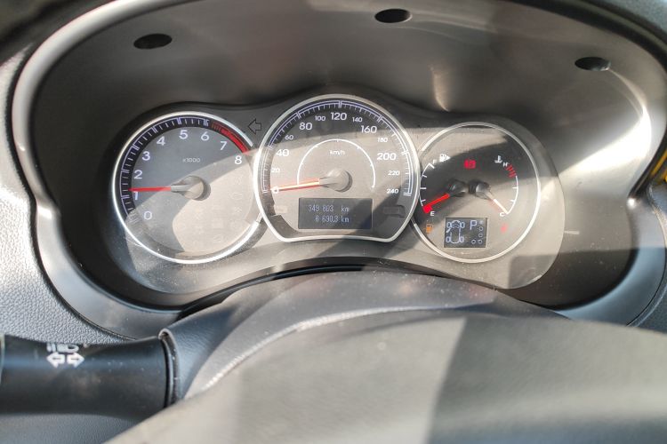 Used Renault Koleos 2014 2.5L Two-Wheel Drive Comfort Edition Odometer Close Up