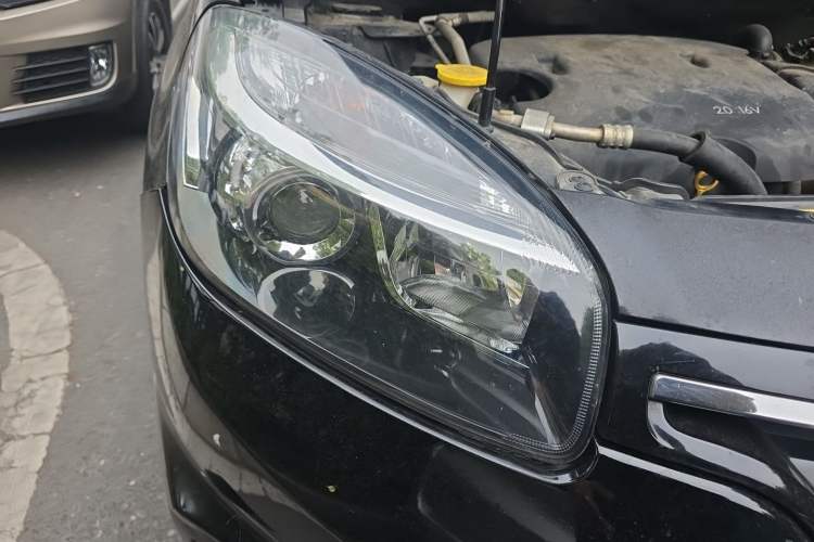 Used Renault Koleos 2014 2.0L Two-Wheel Drive Fashion Edition Right Front Headlight