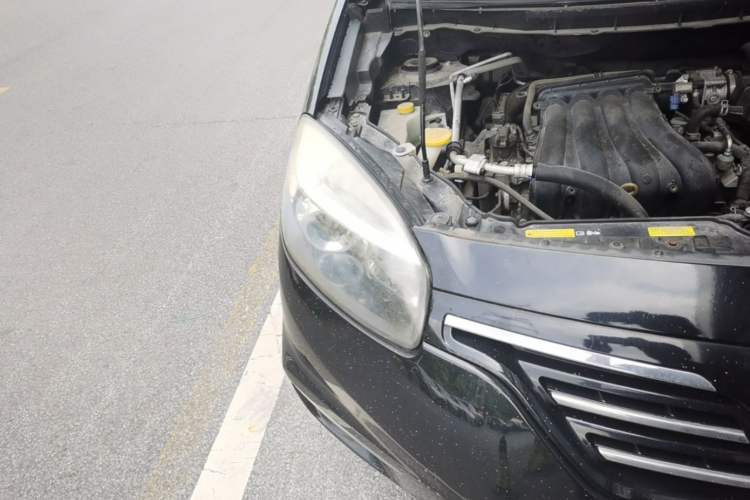 Used Renault Koleos 2014 2.0L Two-Wheel Drive Smart Edition Right Front Headlight