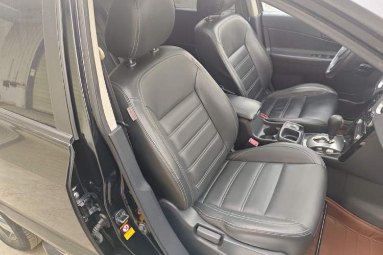 Used Renault Koleos 2014 2.5L 4x4 Comfort Edition Right Front Seat