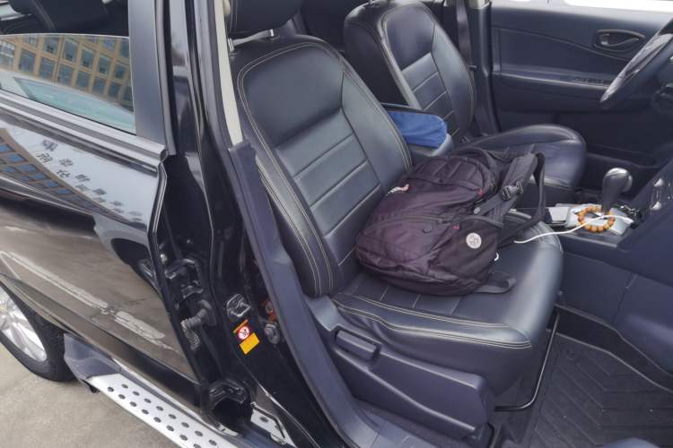 Used Renault Koleos 2014 Revised Version 2.0L Two-Wheel Drive Smart Enjoyment Edition Right Front Seat