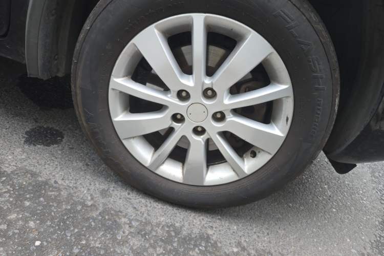 Used Renault Koleos 2014 2.0L Two-Wheel Drive Fashion Edition Right Front Wheel Hub