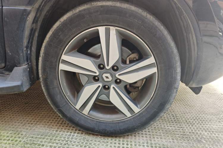 Used Renault Koleos 2014 2.5L Two-Wheel Drive Comfort Edition Right Front Wheel Hub