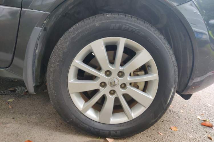 Used Renault Koleos 2014 Revised Version 2.0L Two-Wheel Drive Smart Enjoyment Edition Right Front Wheel Hub