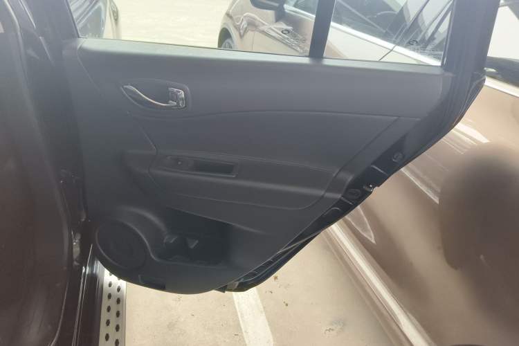 Used Renault Koleos 2014 Revised Version 2.0L Two-Wheel Drive Fashion Edition Right Rear Door Interior