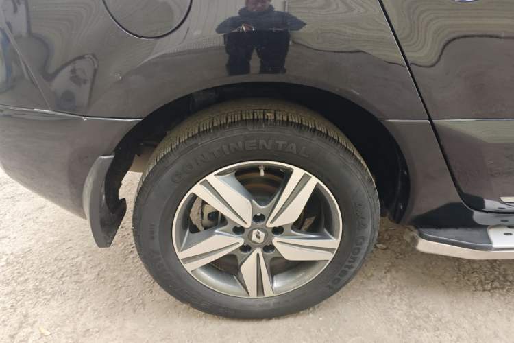 Used Renault Koleos 2014 2.5L 4x4 Comfort Edition Right Rear Wheel Hub