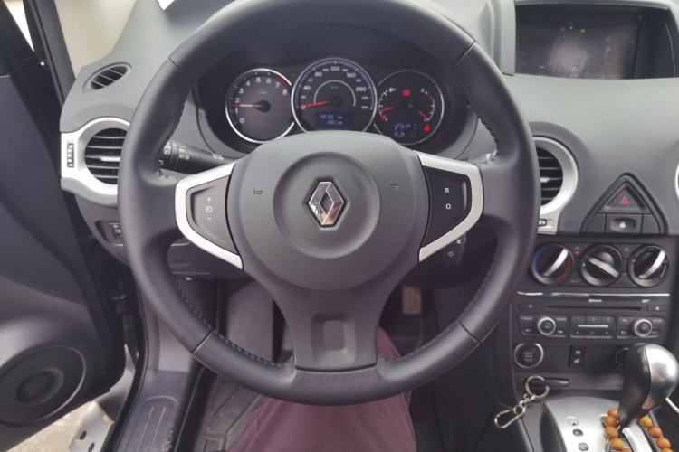 Used Renault Koleos 2014 Revised Version 2.0L Two-Wheel Drive Smart Enjoyment Edition Steering Wheel
