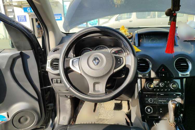 Used Renault Koleos 2014 2.5L Two-Wheel Drive Comfort Edition Steering Wheel