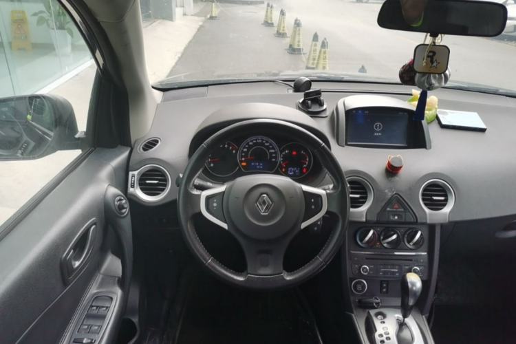 Used Renault Koleos 2014 2.0L Two-Wheel Drive Smart Edition Steering Wheel