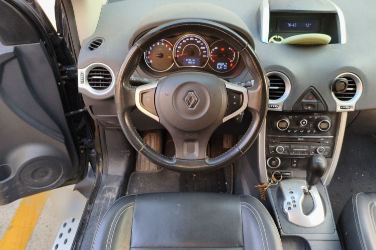 Used Renault Koleos 2014 Revised Version 2.0L Two-Wheel Drive Fashion Edition Steering Wheel