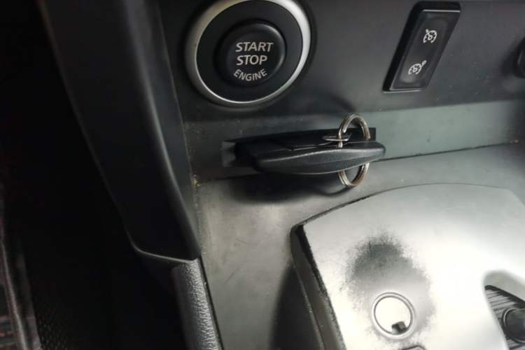 Used Renault Koleos 2014 2.0L Two-Wheel Drive Smart Edition Vehicle Key