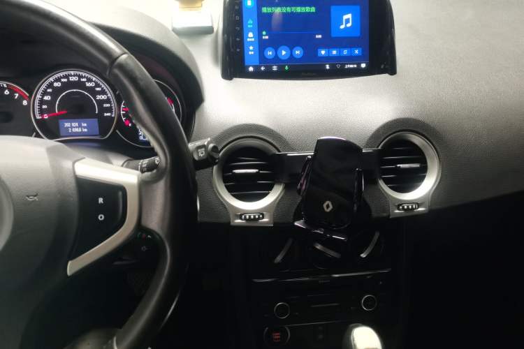 Used Renault Koleos 2014 Revised Version 2.0L Two-Wheel Drive Smart Enjoyment Edition Audio And AC Panel