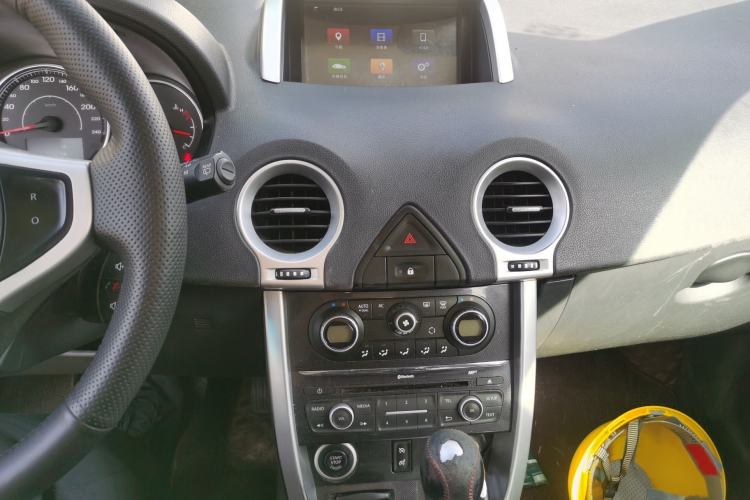 Used Renault Koleos 2014 2.0L Two-Wheel Drive Fashion Edition Audio And AC Panel