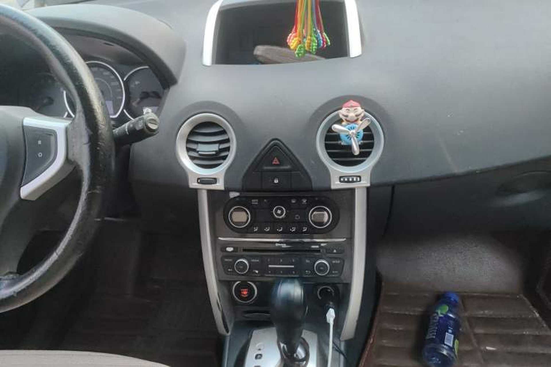 Used Renault Koleos 2014 2.0L Two-Wheel Drive Fashion Edition Audio And AC Panel