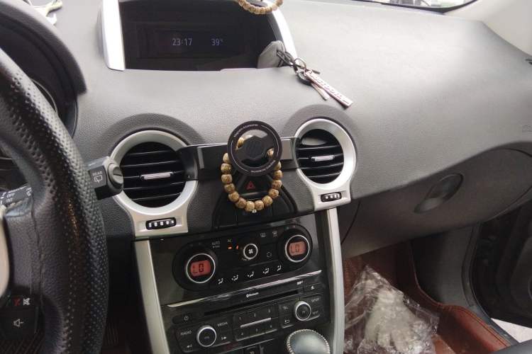 Used Renault Koleos 2014 Revised Version 2.0L Two-Wheel Drive Fashion Edition Audio And AC Panel