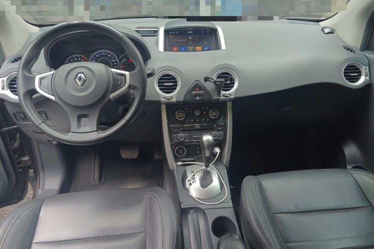Used Renault Koleos 2014 Revised Version 2.0L Two-Wheel Drive Fashion Edition Center Console