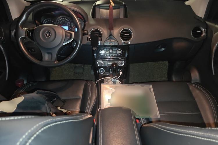 Used Renault Koleos 2014 Revised Version 2.5L Two-Wheel Drive Comfort Edition Center Console