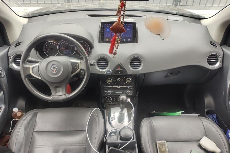 Used Renault Koleos 2014 2.5L 4x4 Comfort Edition Center Console