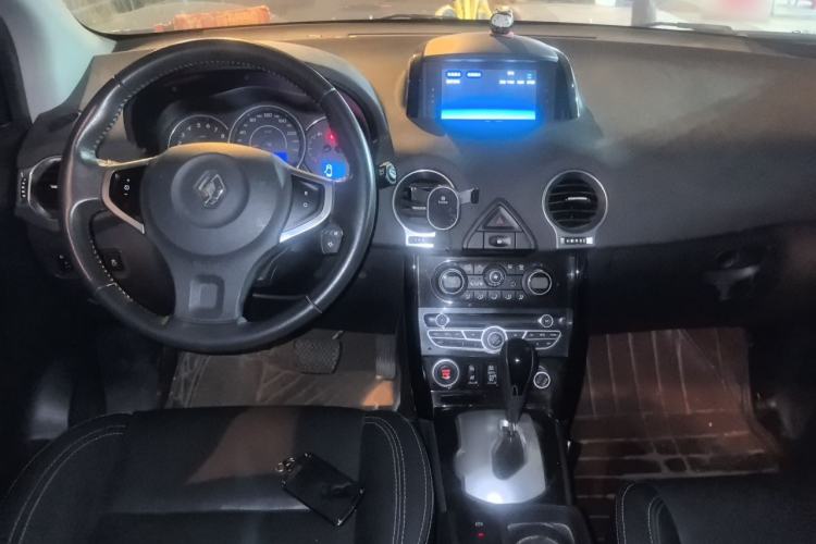 Used Renault Koleos 2014 2.5L 4x4 Comfort Edition Center Console