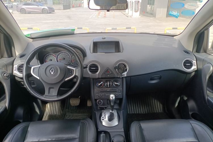 Used Renault Koleos 2014 2.0L Two-Wheel Drive Smart Edition Center Console