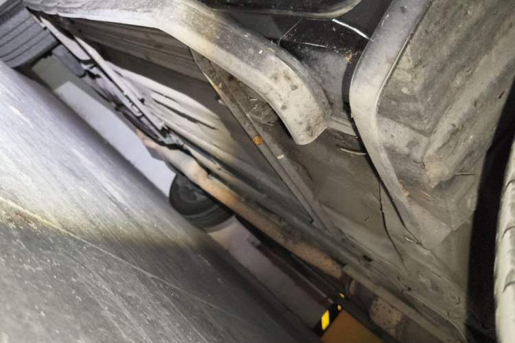 Used Renault Koleos 2014 2.5L 4x4 Comfort Edition Chassis Front Right