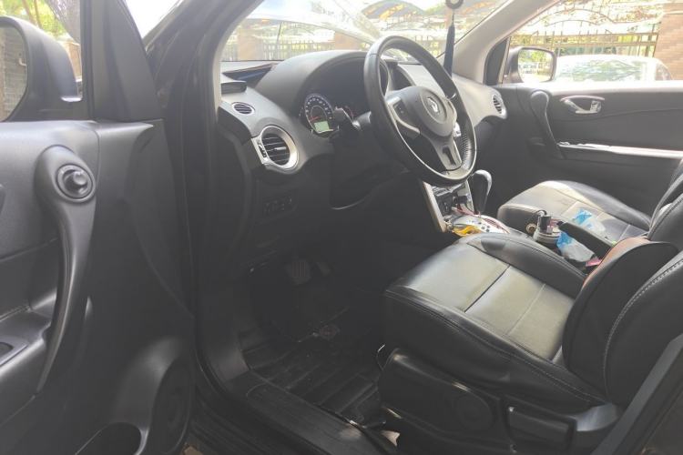 Used Renault Koleos 2014 Revised Version 2.0L Two-Wheel Drive Fashion Edition Driver Seat