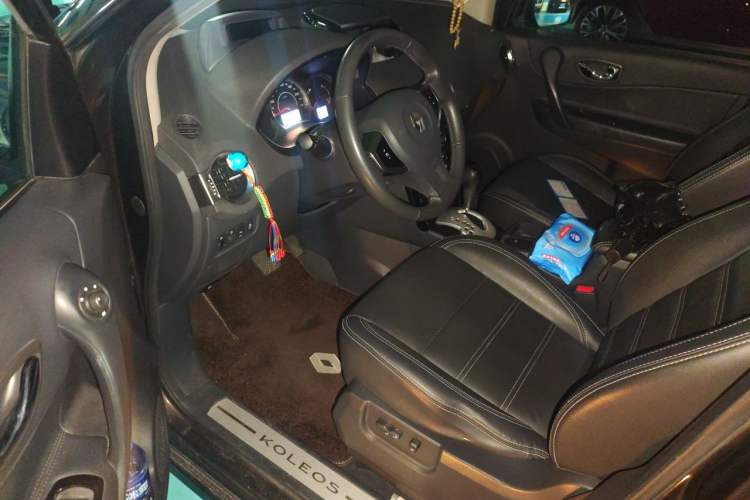 Used Renault Koleos 2014 2.5L 4x4 Comfort Edition Driver Seat