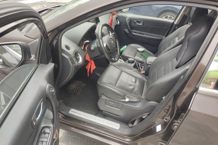 Used Renault Koleos 2014 2.5L 4x4 Comfort Edition Driver Seat