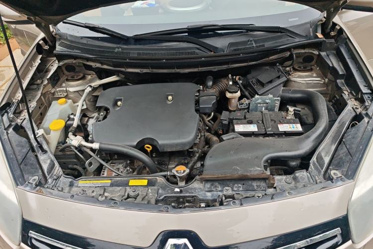 Used Renault Koleos 2014 2.0L Two-Wheel Drive Fashion Edition Engine Bay