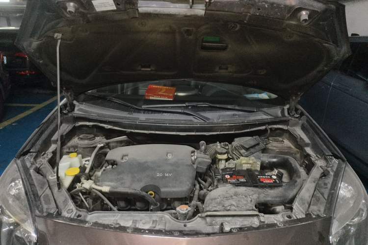 Used Renault Koleos 2014 2.0L Two-Wheel Drive Fashion Edition Engine Bay