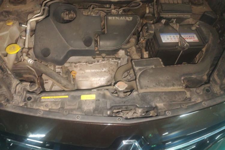 Used Renault Koleos 2014 2.5L 4x4 Comfort Edition Engine Bay