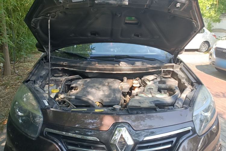 Used Renault Koleos 2014 Revised Version 2.0L Two-Wheel Drive Fashion Edition Engine Bay