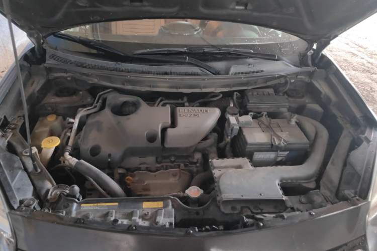 Used Renault Koleos 2014 2.5L Two-Wheel Drive Comfort Edition Engine Bay
