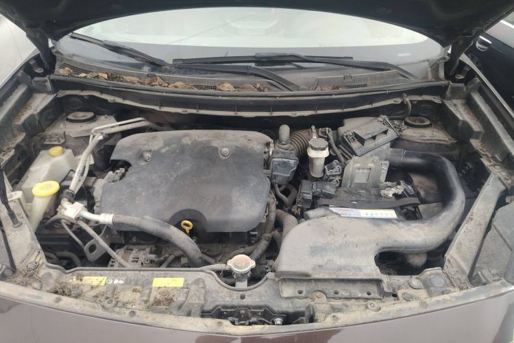 Used Renault Koleos 2014 Revised Version 2.0L Two-Wheel Drive Fashion Edition Engine Bay
